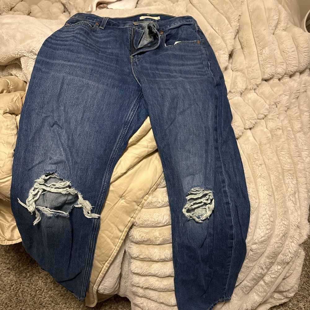 Levi low pro straight size 32 women’s jeans